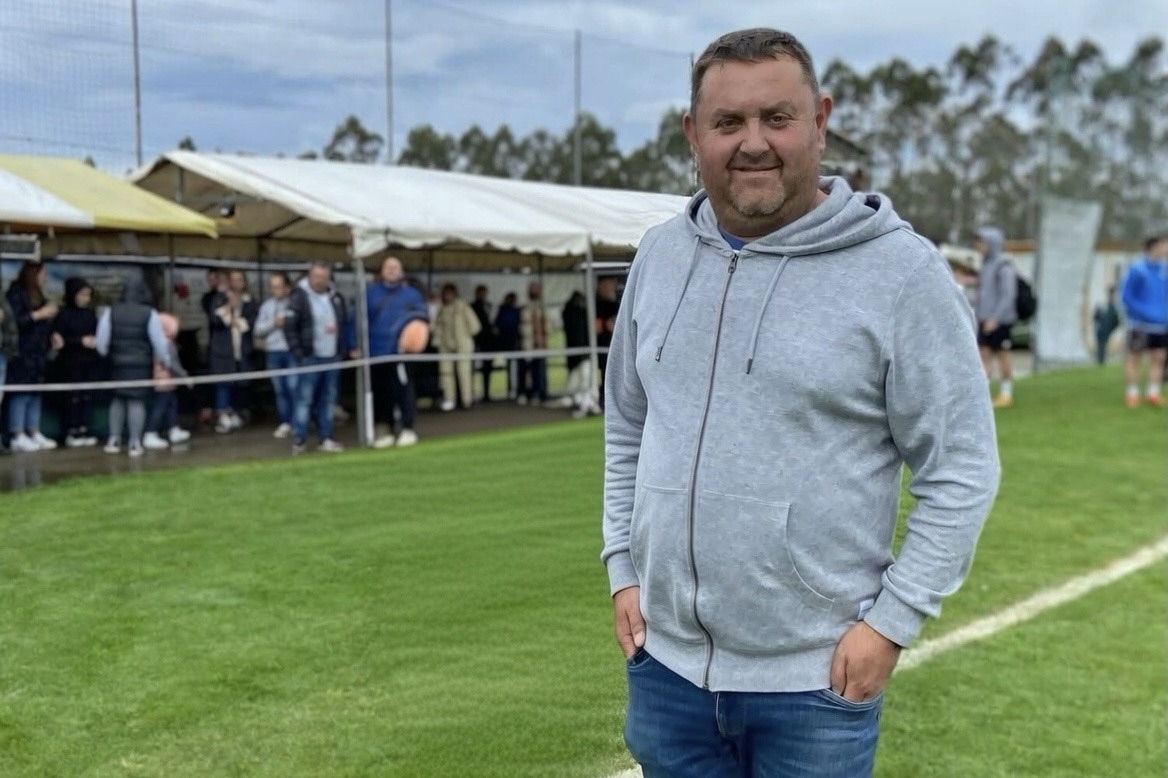 Óscar “Calderón”: o traballo invisible que sostén a UD Cebarca